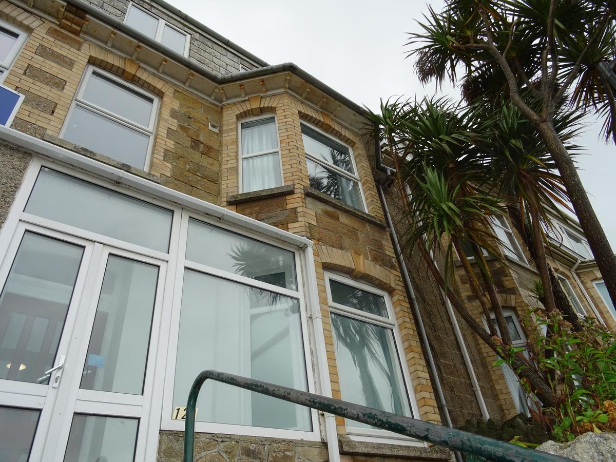 Hotel Ocean Breeze New Quay Exterior foto